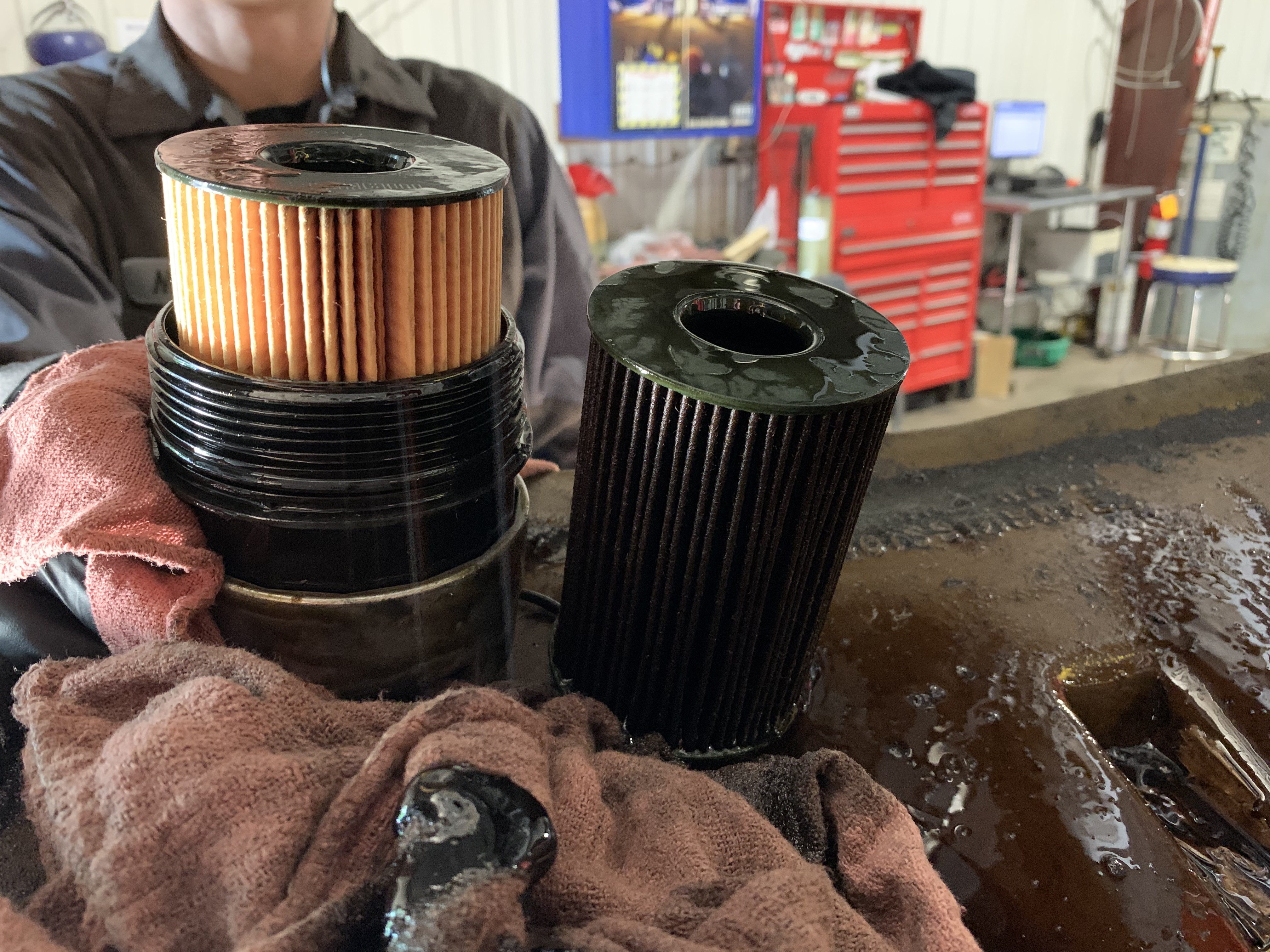 Dirty Oil Filter Replacement | Lou's Car Care Center, Inc.